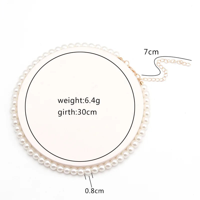 Elegante weiße Perlenkette mit großer runder Perle 