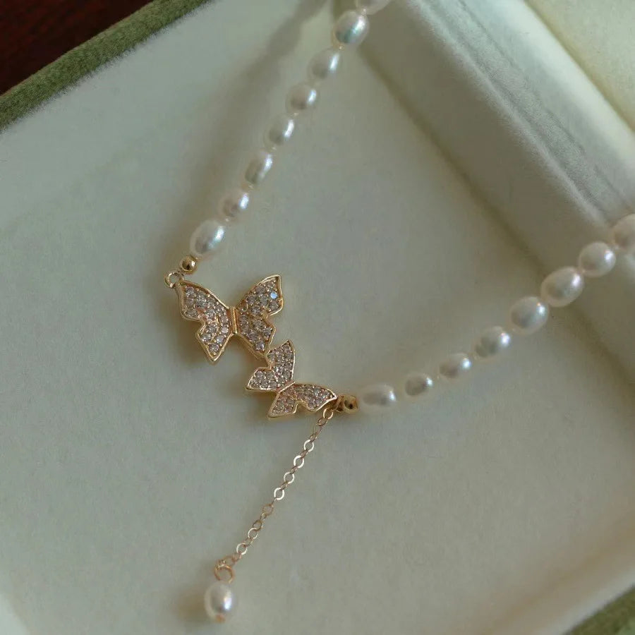 Shiny Pearl Butterfly Necklace