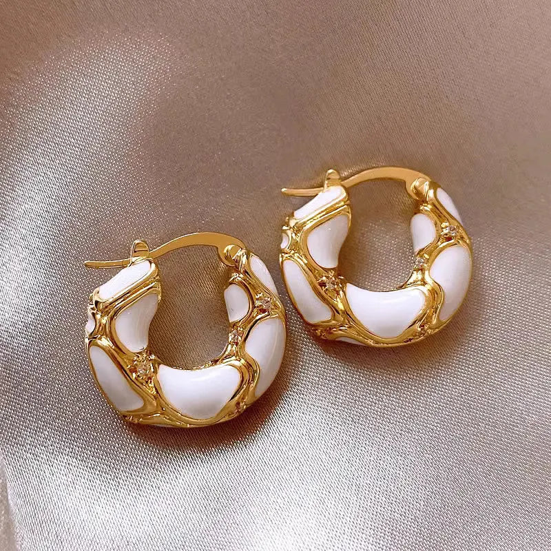 Nuevos y modernos pendientes de aro pequeños con textura de metal azul esmaltado para mujer, chapados en oro, con hebilla llamativa, joyería creativa, regalos