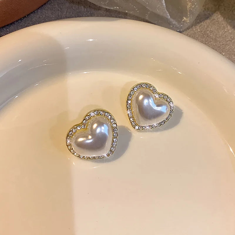 Pendientes elegantes de corazón
