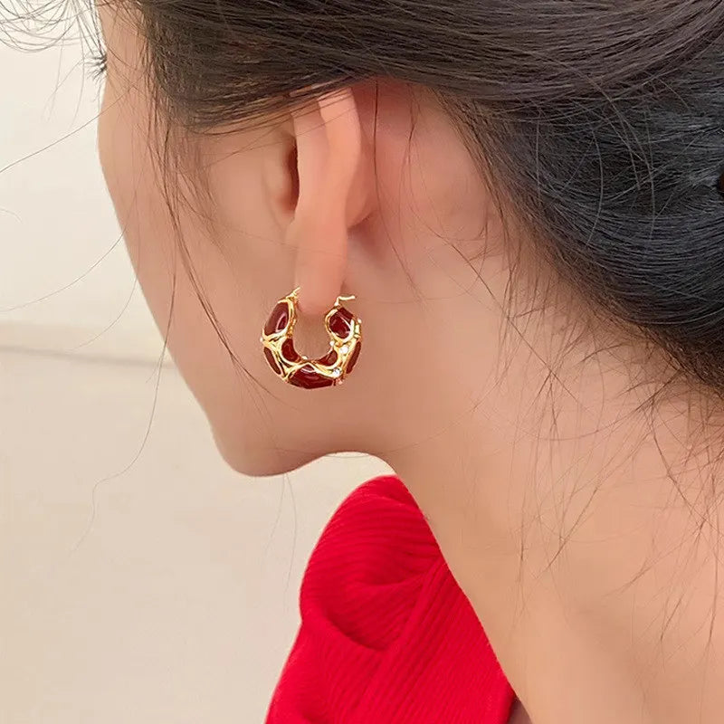 Nuevos y modernos pendientes de aro pequeños con textura de metal azul esmaltado para mujer, chapados en oro, con hebilla llamativa, joyería creativa, regalos