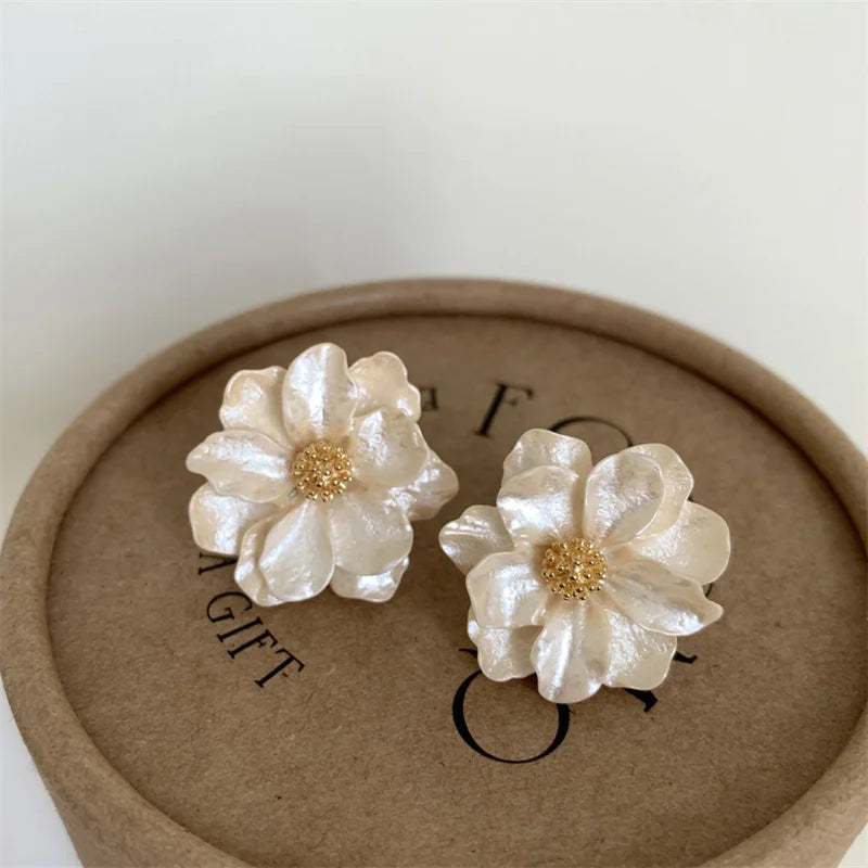 White Flowers Stud Earrings