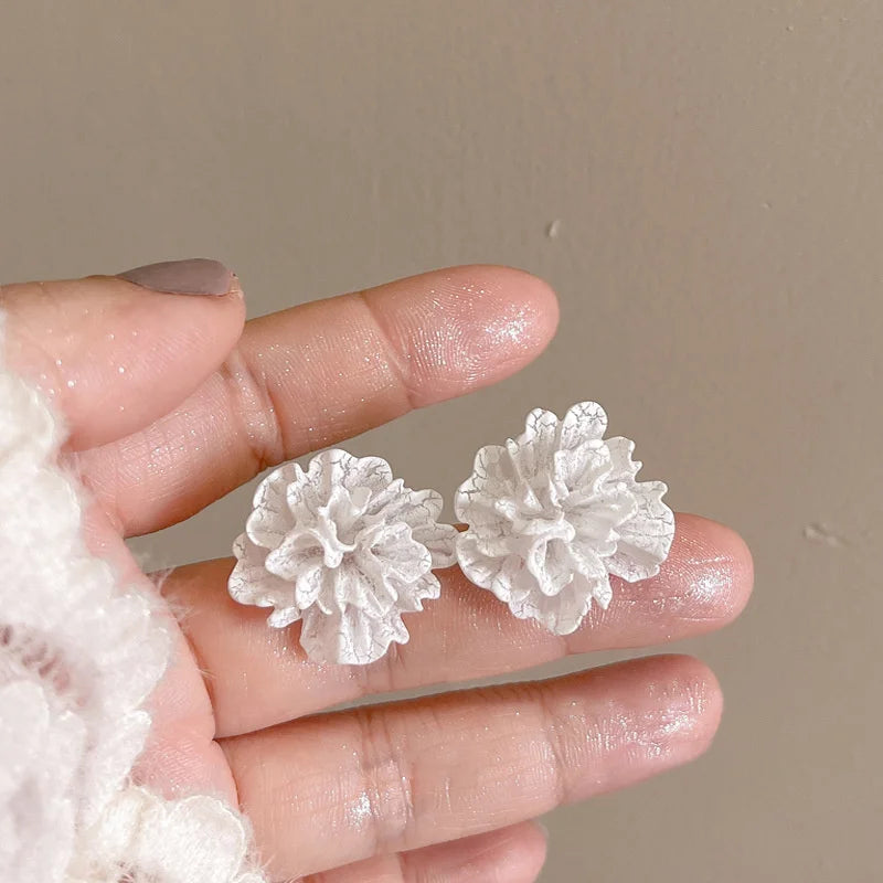 White Flowers Stud Earrings