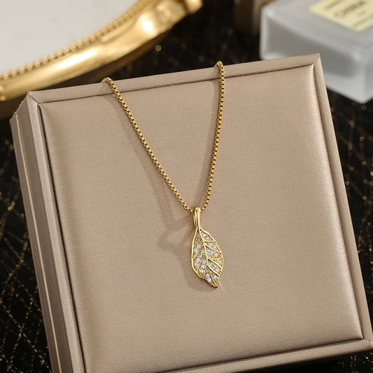 Golden Leaf Glow Halskette