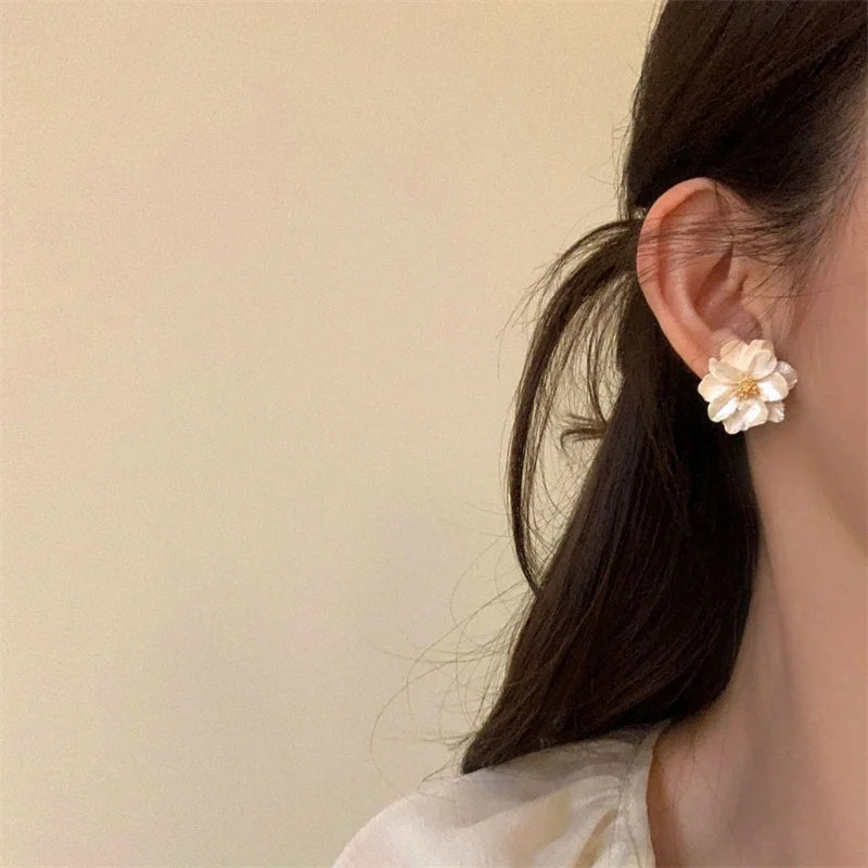 White Flowers Stud Earrings