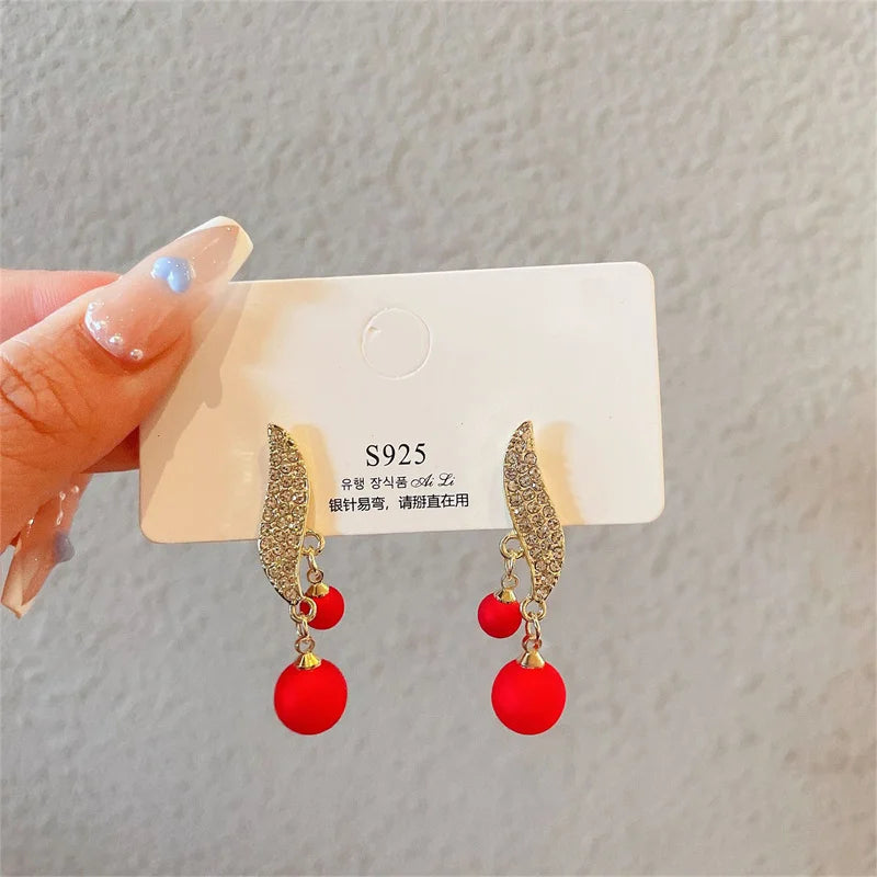 Elegant Pearl Pendant Earrings