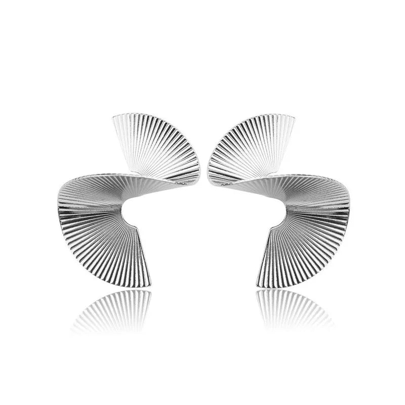 Retro Twisted Spiral Statement