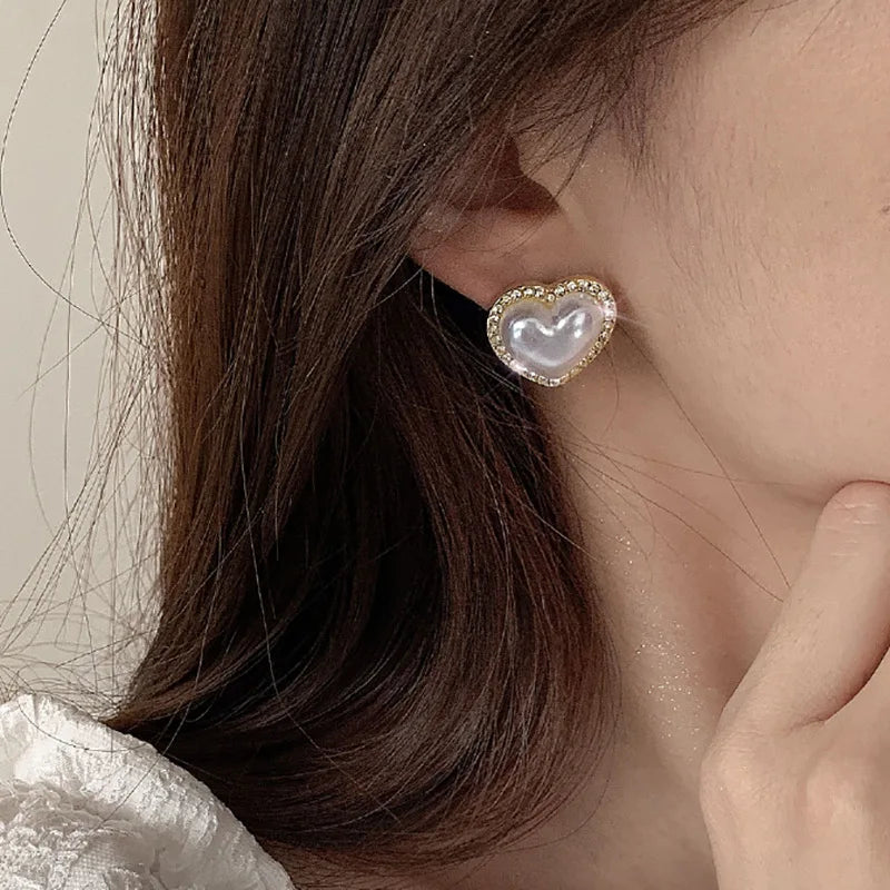 Pendientes elegantes de corazón