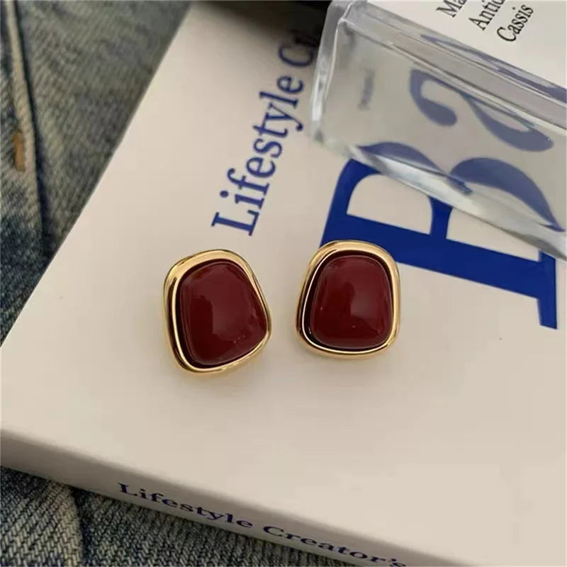 Pendientes cuadrados barrocos de vino tinto