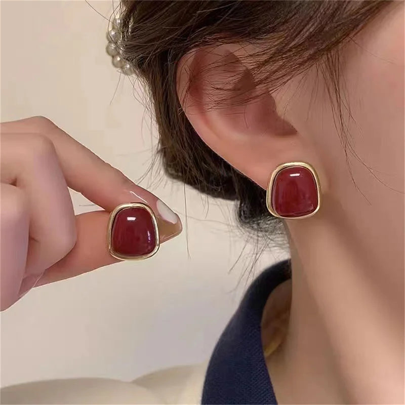 Pendientes cuadrados barrocos de vino tinto
