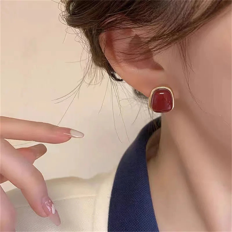 Pendientes cuadrados barrocos de vino tinto