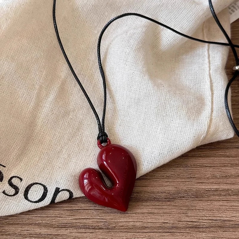 Rote Herz-Anhänger-Halskette, Vintage-Stil, inspiriert von der Ästhetik der 80er Jahre, neue Mode, romantische Herz-Halskette für Frauen