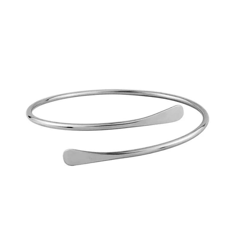 Punk Klassische Geometrische Verdrehte Offene Armreifen für Frauen Übertrieben Gold Farbe Metall Manschette Armband Fashion Party Schmuck Neue